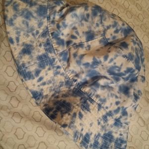 (ACCEPT ONLY CREDIT) Blue tie-dye Bucket Hat